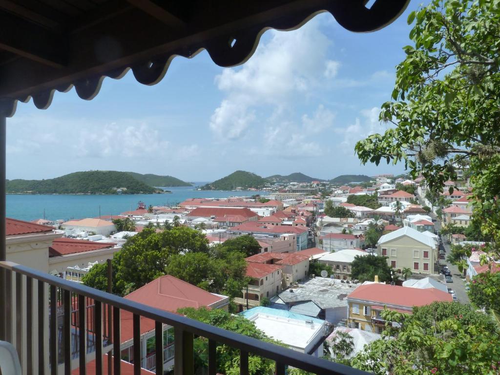 Galleon House Hotel Charlotte Amalie Ruang foto